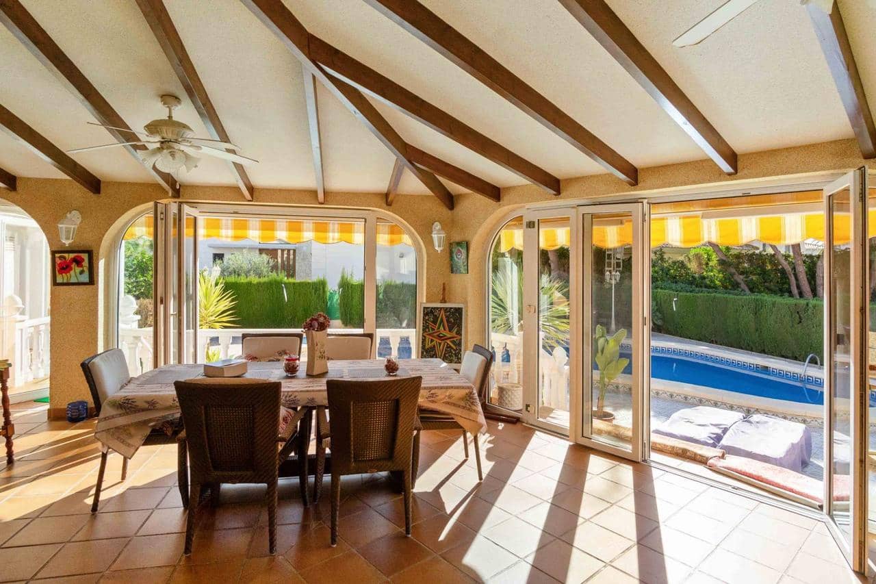 3 bedroom Villa for sale in Cabo Roig with pool - € 1,550,000 (Ref: 8824872)
