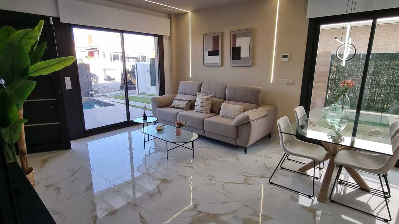 3 bedroom Villa for sale in Los Montesinos with pool - € 367,000 (Ref: 8837433)