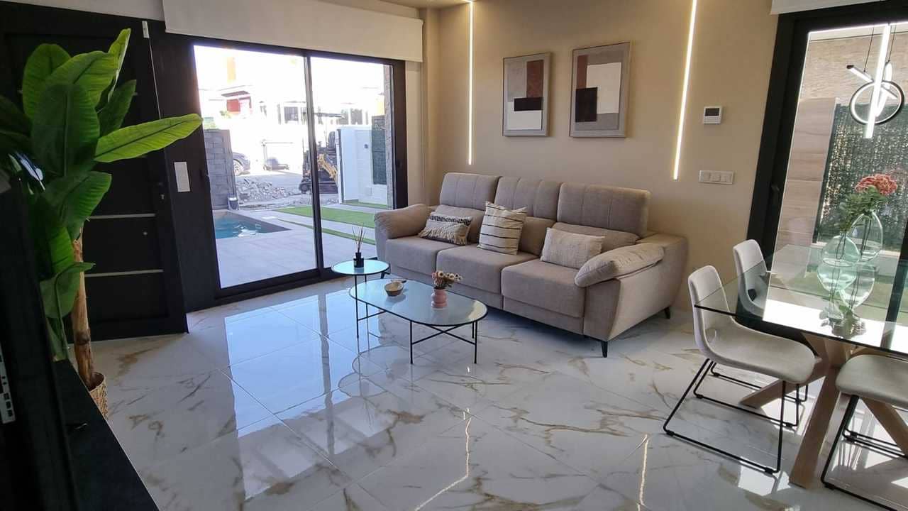3 bedroom Villa for sale in Los Montesinos with pool - € 367,000 (Ref: 8837433)
