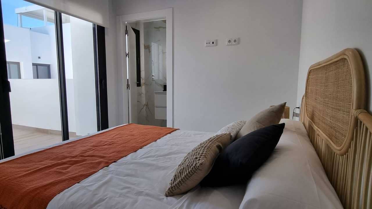 3 bedroom Villa for sale in Los Montesinos with pool - € 367,000 (Ref: 8837433)