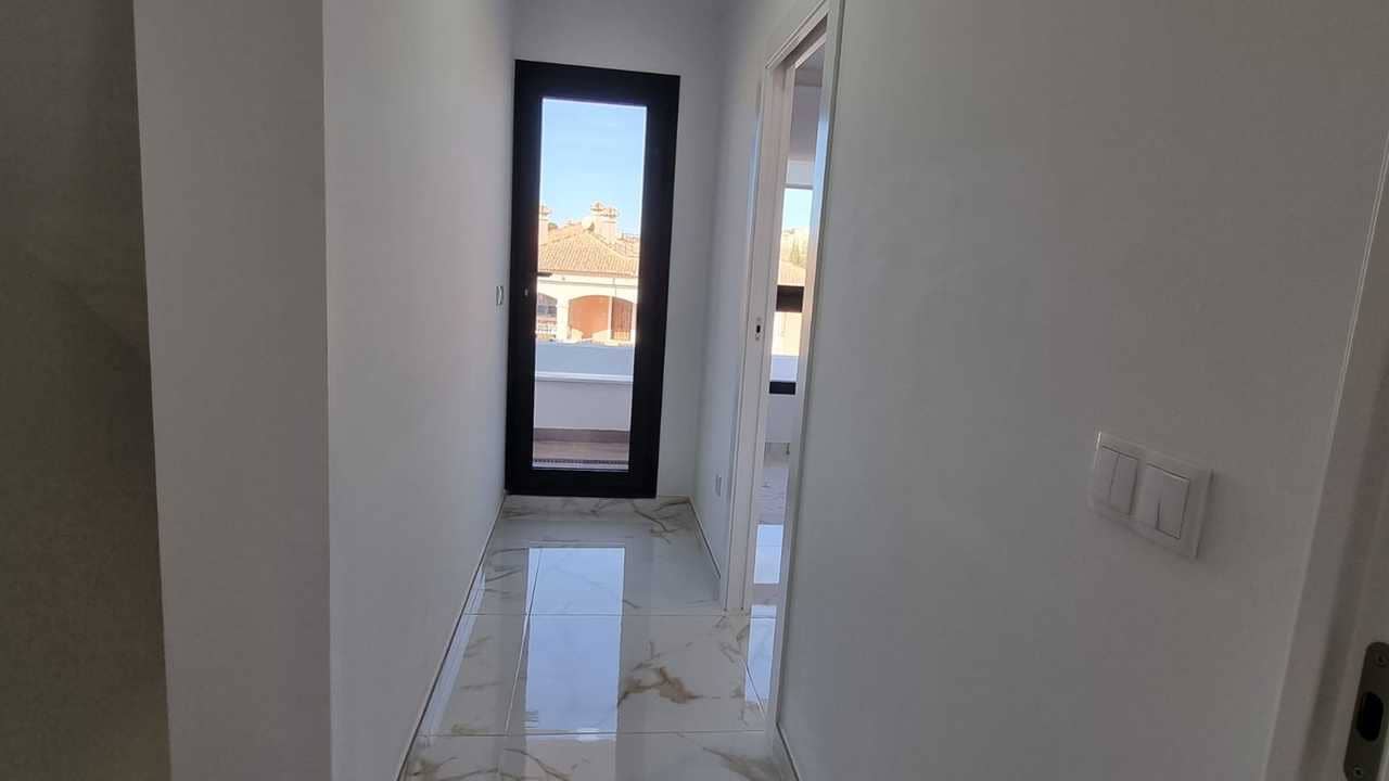 3 bedroom Villa for sale in Los Montesinos with pool - € 367,000 (Ref: 8837433)