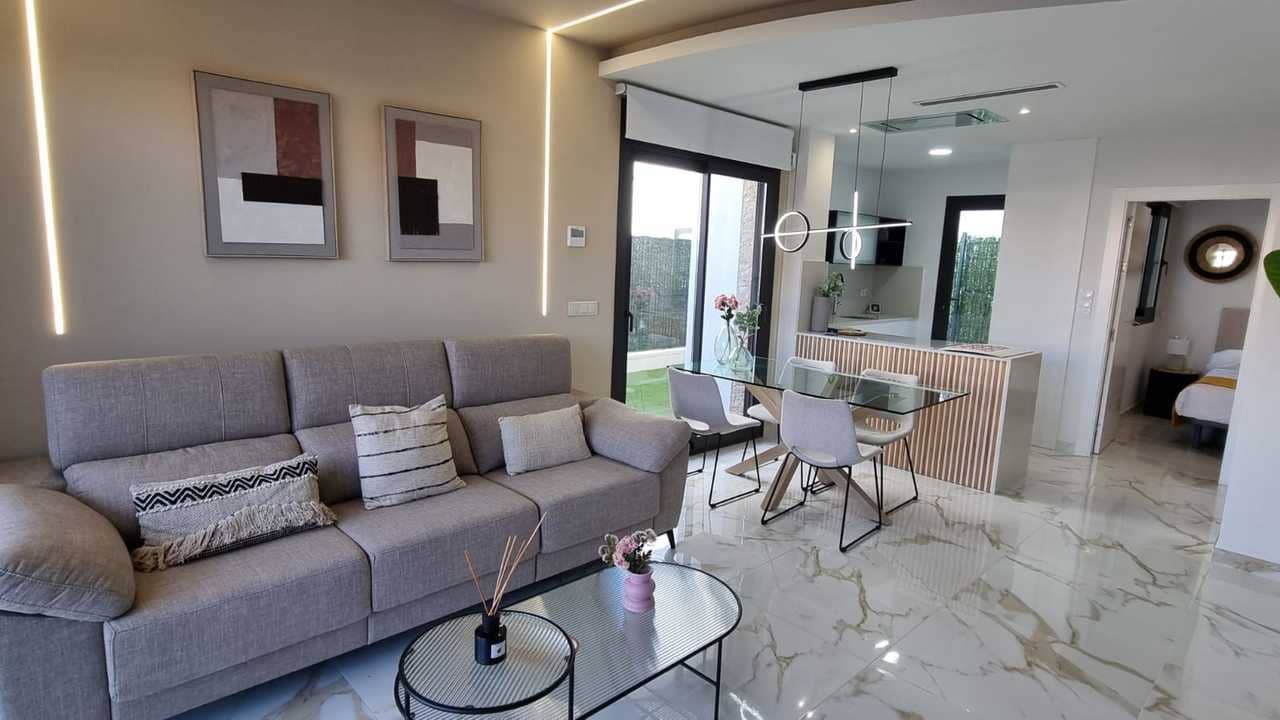 3 bedroom Villa for sale in Los Montesinos with pool - € 367,000 (Ref: 8837433)