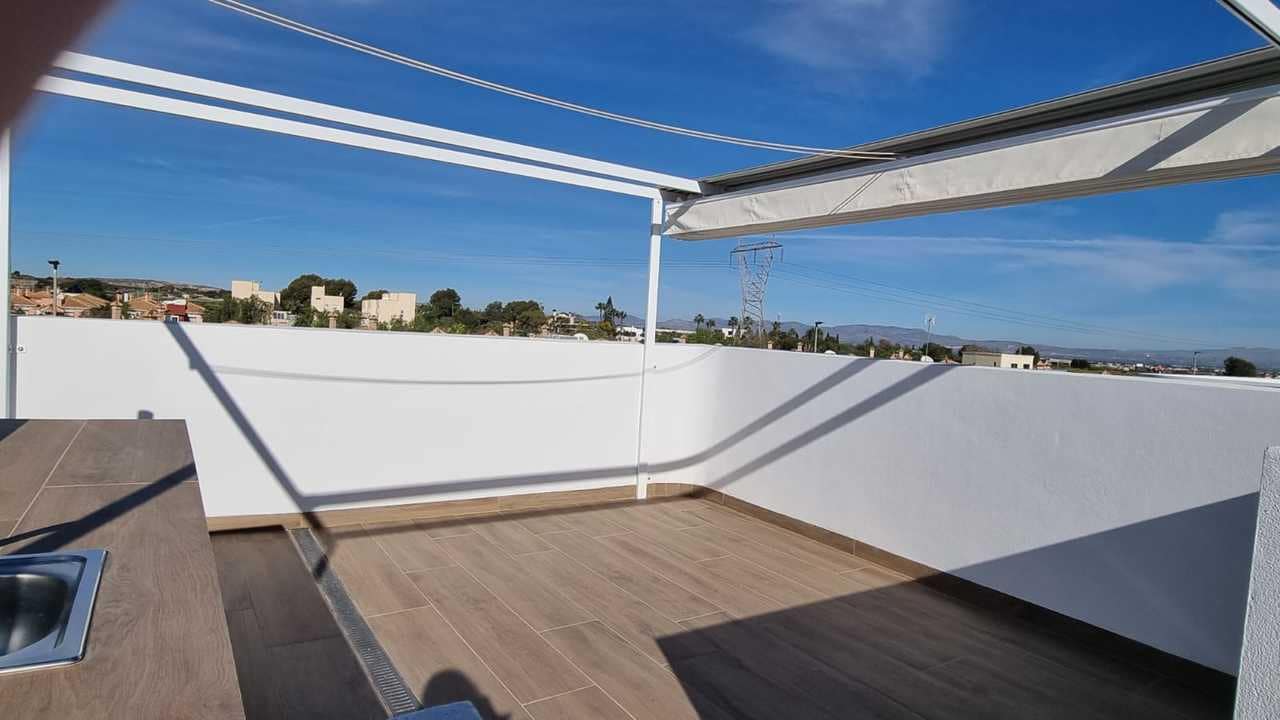 3 bedroom Villa for sale in Los Montesinos with pool - € 367,000 (Ref: 8837433)