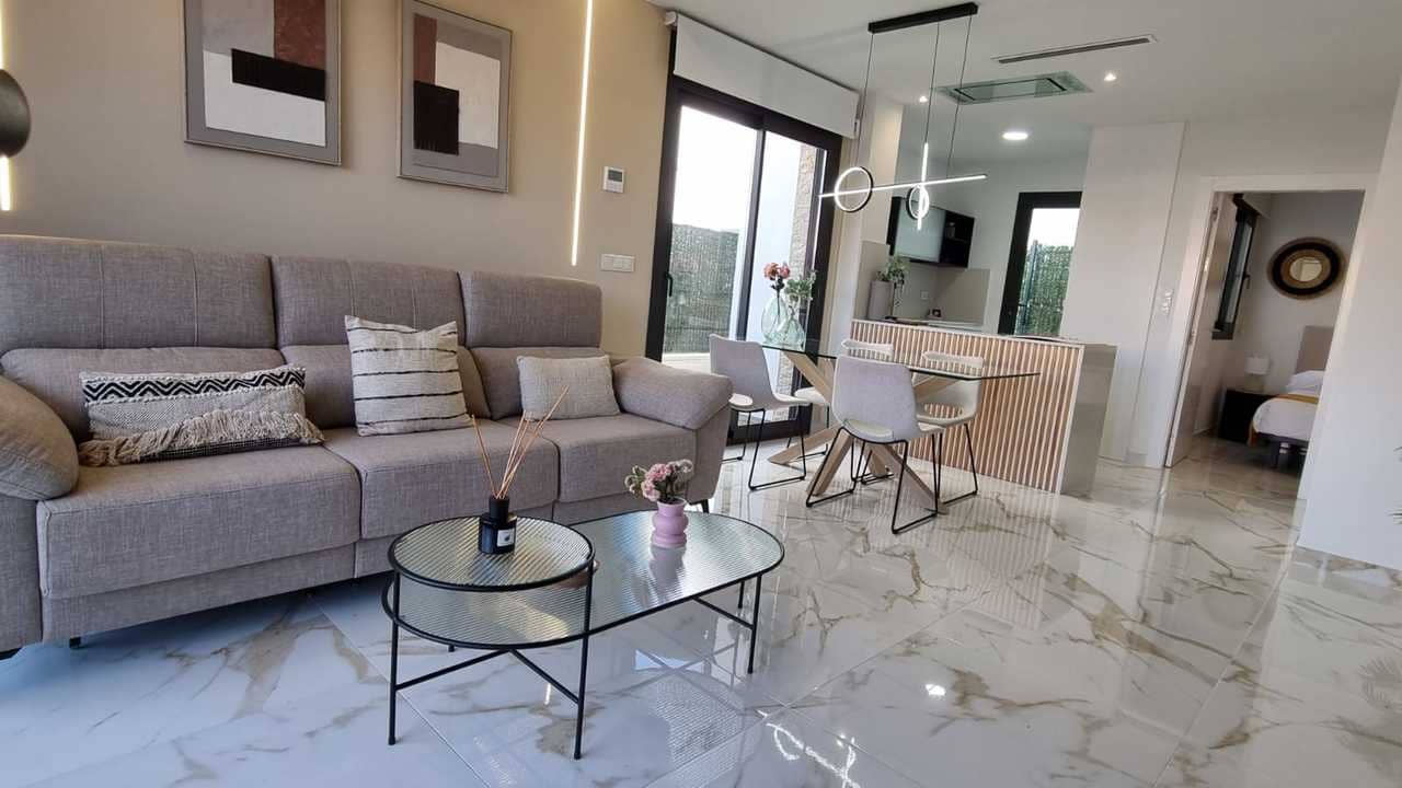 3 bedroom Villa for sale in Los Montesinos with pool - € 367,000 (Ref: 8837433)