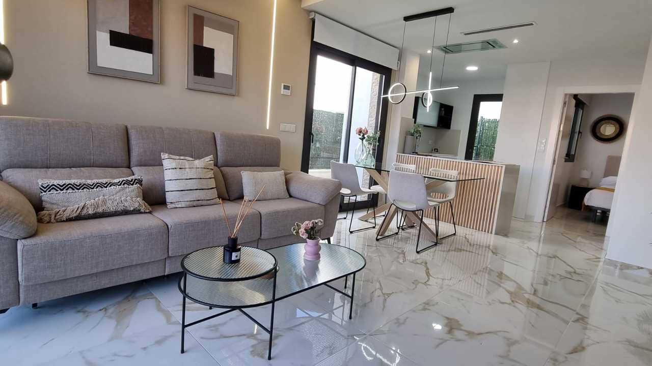 3 bedroom Villa for sale in Los Montesinos with pool - € 367,000 (Ref: 8837433)