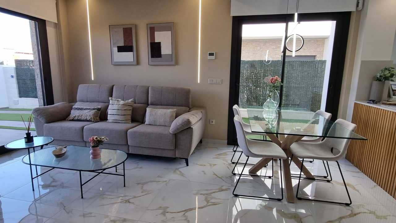 3 bedroom Villa for sale in Los Montesinos with pool - € 367,000 (Ref: 8837433)