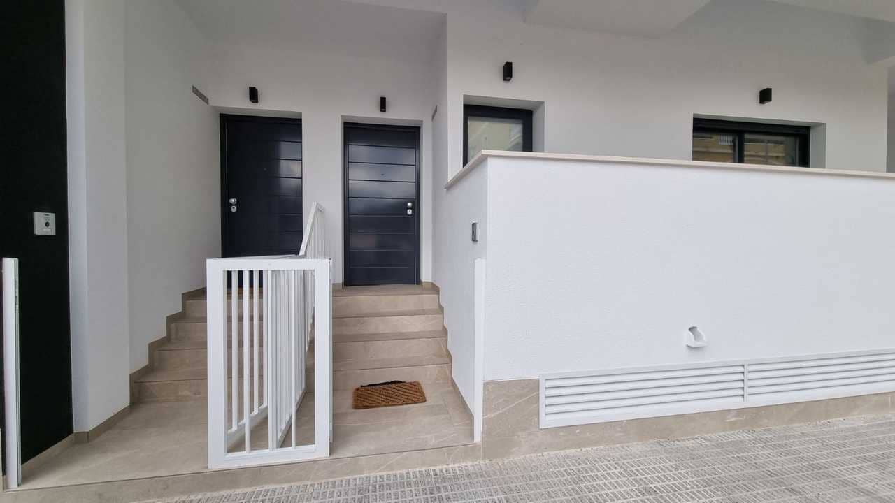 3 Zimmer Apartment zu verkaufen in Los Montesinos mit Pool Garage - 247.000 € (Ref: 8842306)