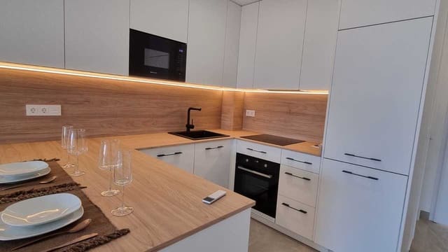 3 makuuhuone Huoneisto myytävänä paikassa Los Montesinos mukana uima-altaan 
autotalli - 247 000 € (Ref: 8842306)