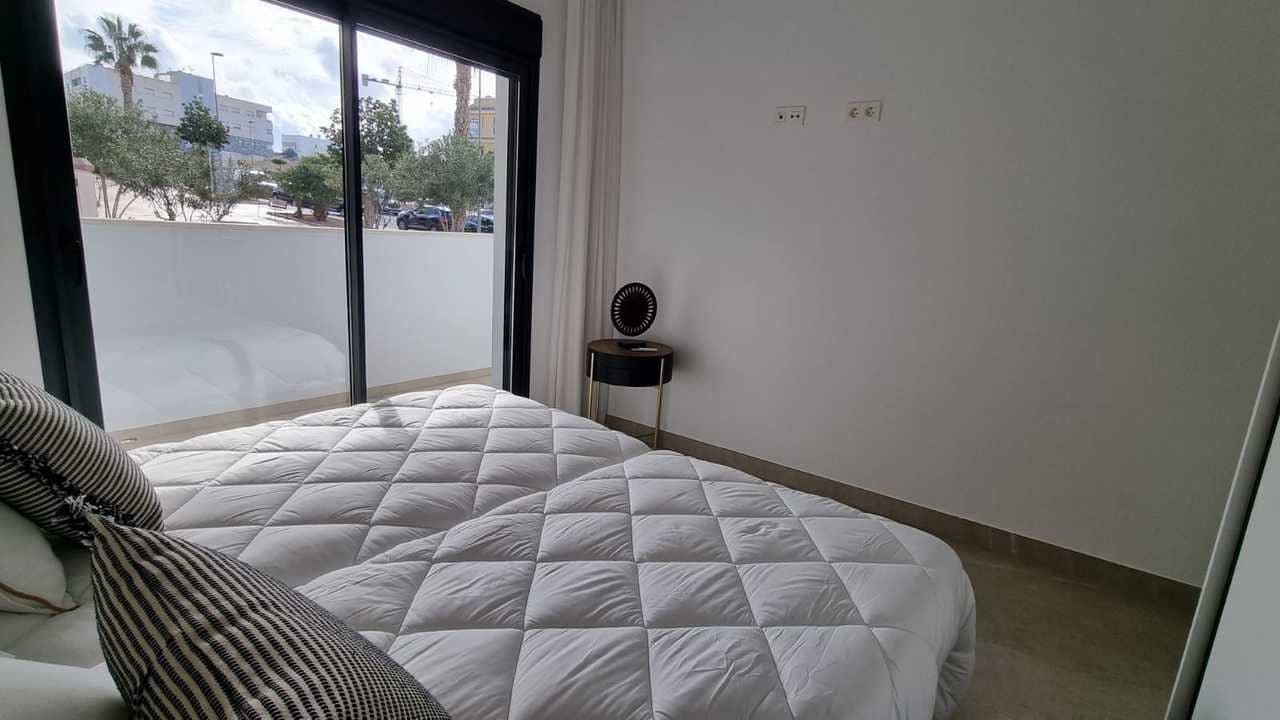 3 Zimmer Apartment zu verkaufen in Los Montesinos mit Pool Garage - 247.000 € (Ref: 8842306)