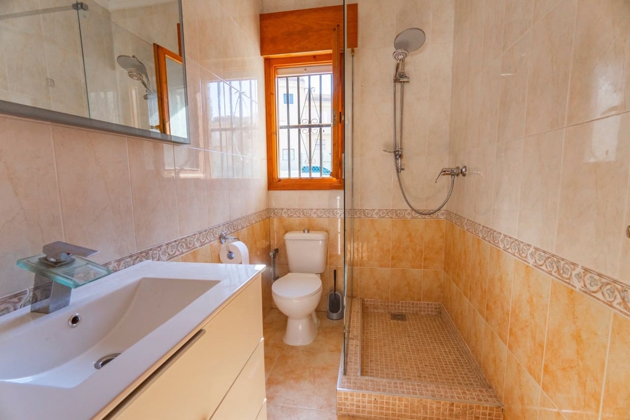 3 quarto Moradia para venda em Ciudad Quesada com piscina - 182 500 € (Ref: 8843282)