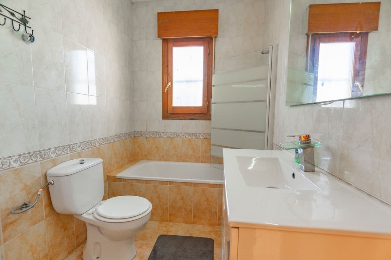 3 quarto Moradia para venda em Ciudad Quesada com piscina - 182 500 € (Ref: 8843282)