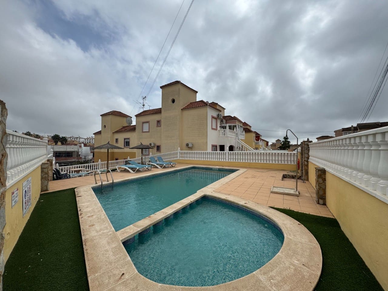 4 soveværelse Lejlighed til salg i San Miguel de Salinas med swimmingpool - € 179.995 (Ref: 8860701)
