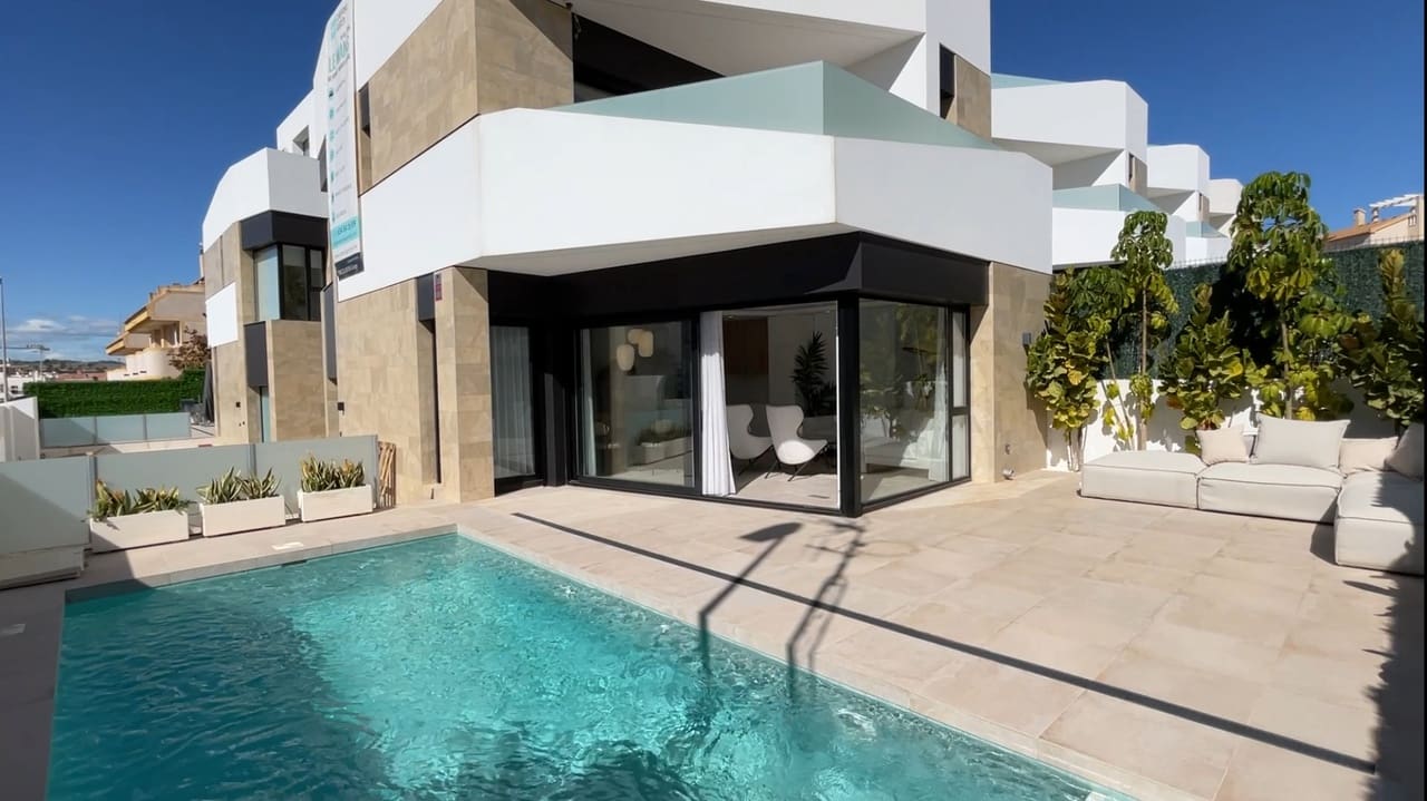 3 soveværelse Villa til salg i Los Altos med swimmingpool garage - € 499.000 (Ref: 8863460)