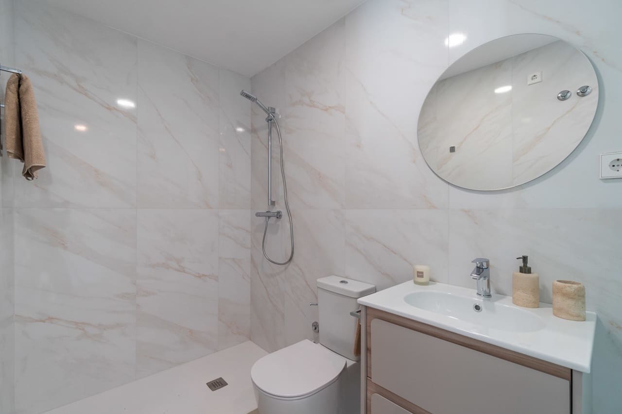 4 slaapkamer Penthouse te koop in Playa Flamenca met zwembad garage - € 571.900 (Ref: 8863461)