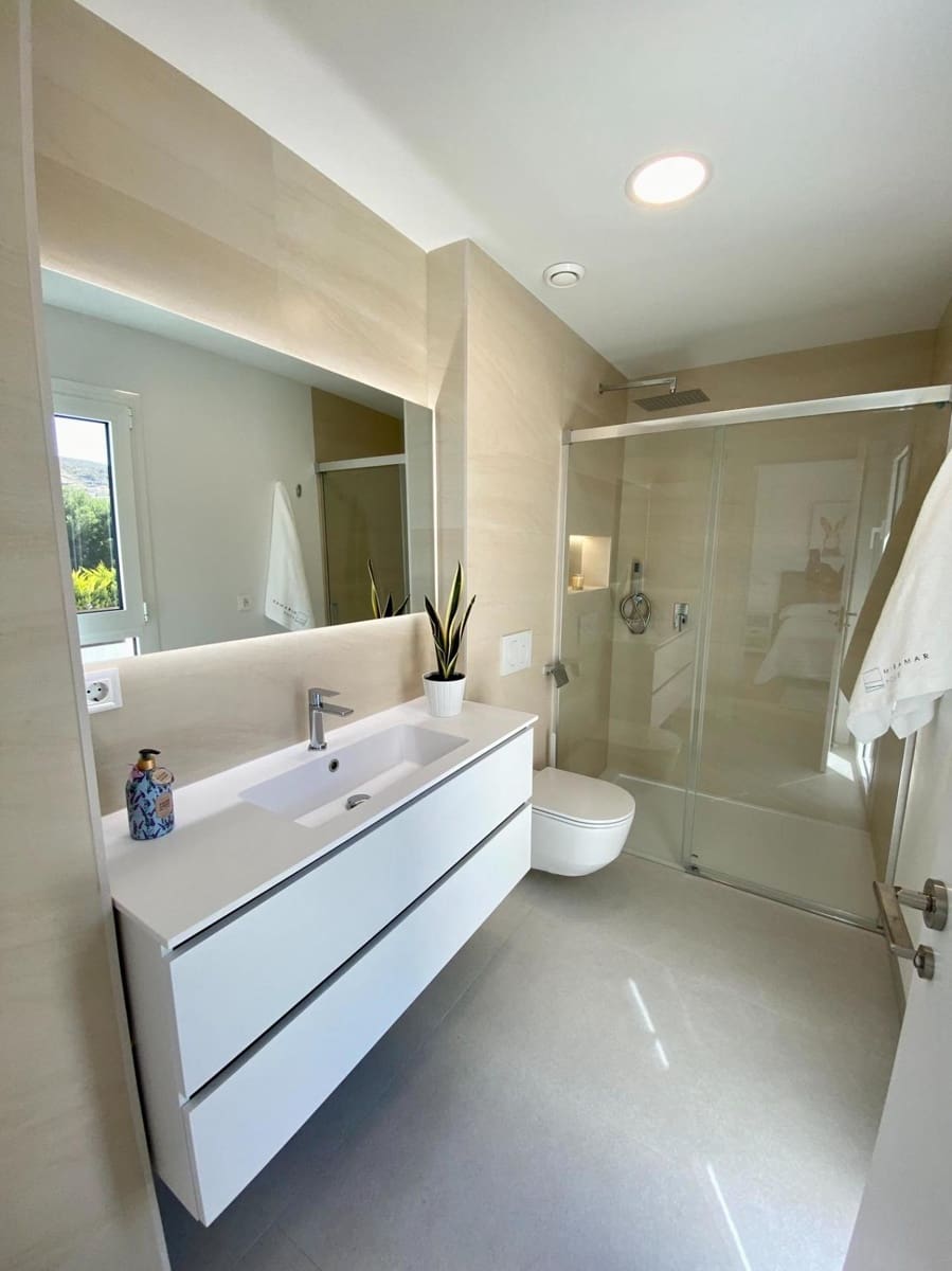 Chalet de 3 habitaciones en Finestrat en venta con piscina - 840.000 € (Ref: 8869212)