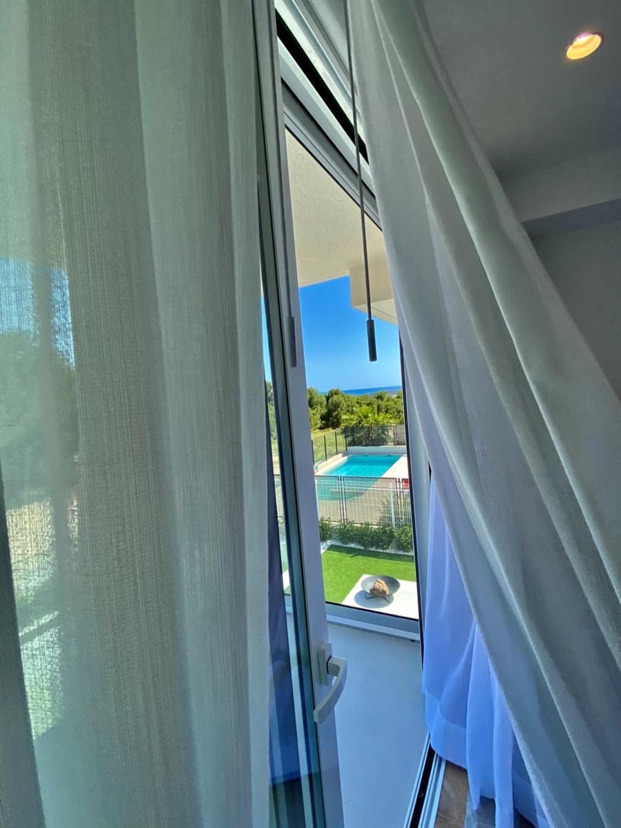 Chalet de 3 habitaciones en Finestrat en venta con piscina - 840.000 € (Ref: 8869212)
