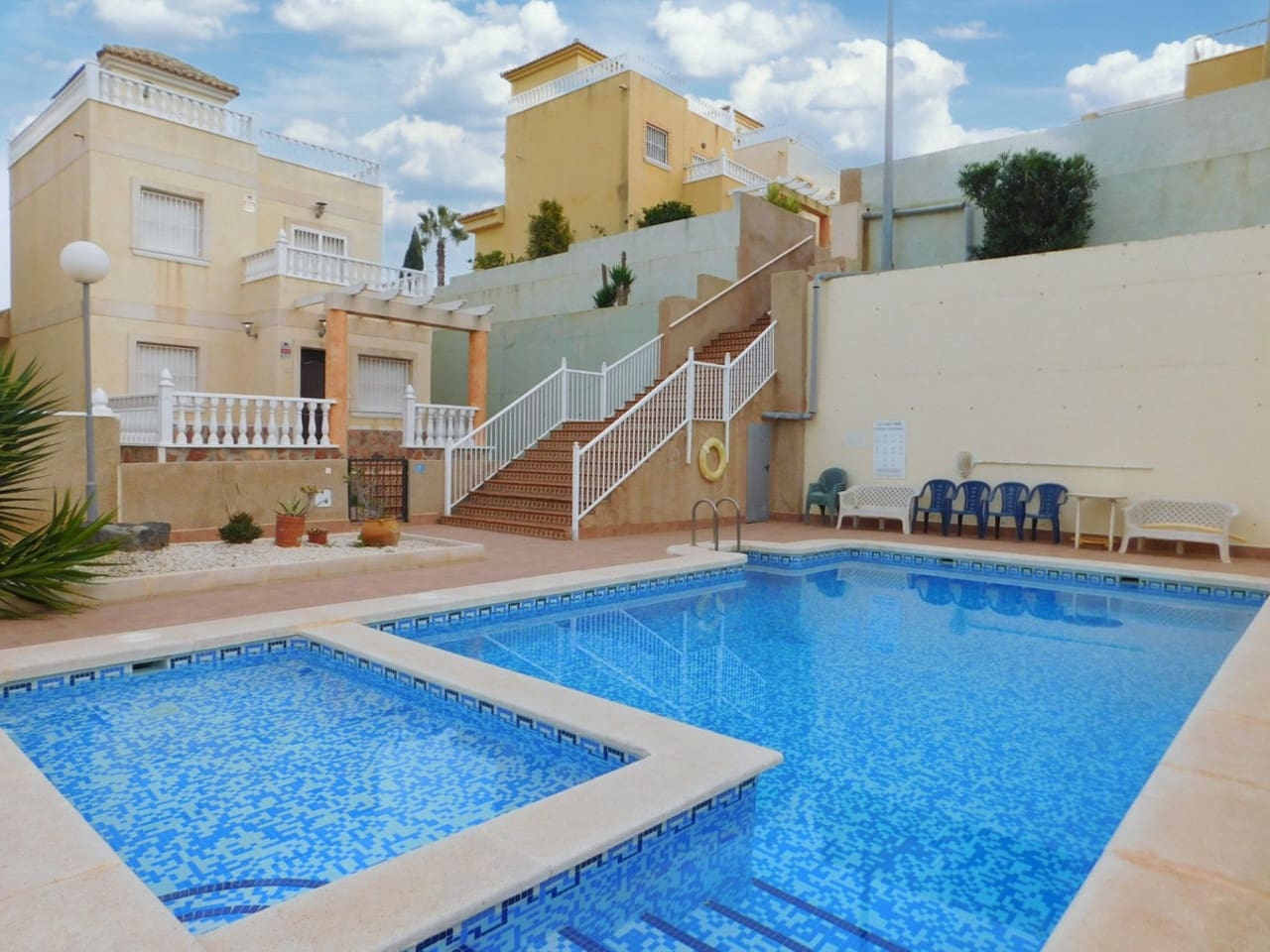 Chalet de 3 habitaciones en Ciudad Quesada en venta con piscina - 190.000 € (Ref: 8869232)