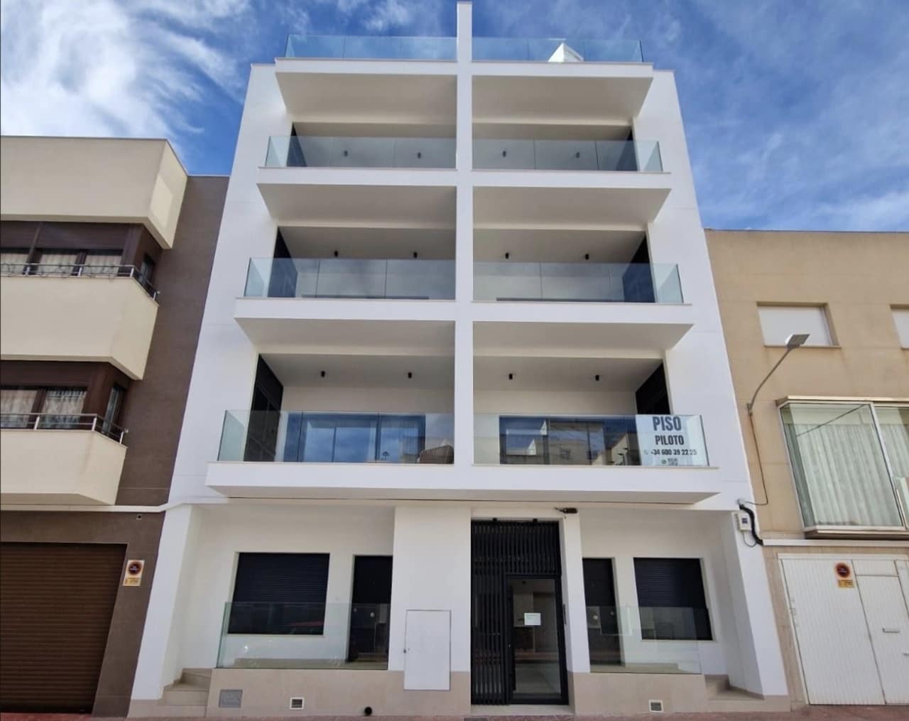 3 slaapkamer Appartement te koop in Guardamar del Segura met zwembad garage - € 339.500 (Ref: 8880607)