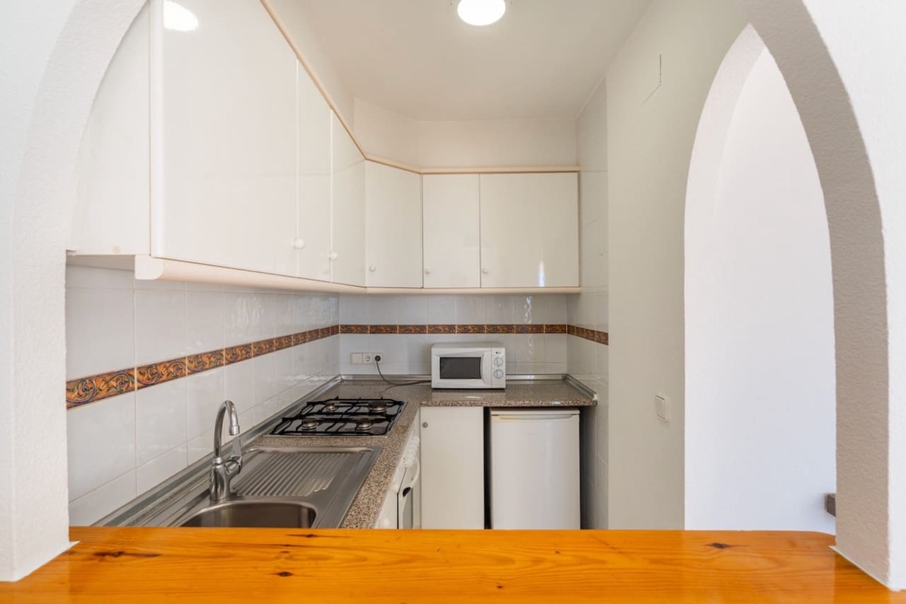 1 soveværelse Villa til salg i Calpe / Calp med swimmingpool - € 175.000 (Ref: 8894774)