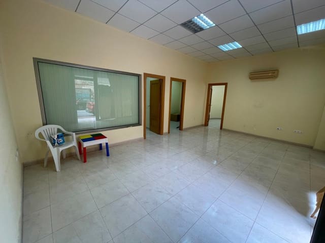 Comercial para venda em Zona Pueblo, Guardamar del Segura - 150 000 € (Ref: 8896557)