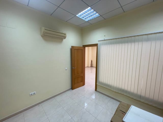 Comercial para venda em Zona Pueblo, Guardamar del Segura - 150 000 € (Ref: 8896557)