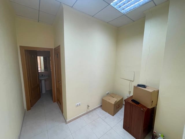 Comercial para venda em Zona Pueblo, Guardamar del Segura - 150 000 € (Ref: 8896557)