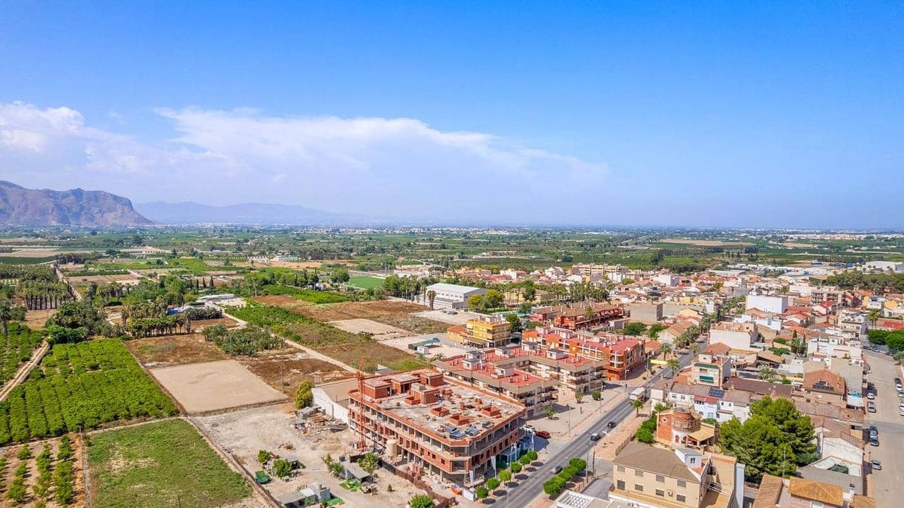 3 slaapkamer Penthouse te koop in Jacarilla met zwembad - € 187.000 (Ref: 8897099)