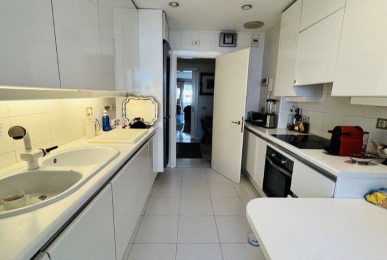 3 soverom Leilighet til salgs i Puerto Banus med svømmebasseng garasje - € 2 600 000 (Ref: 8898092)