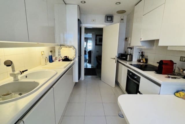 3 soverom Leilighet til salgs i Puerto Banus, Marbella med svømmebasseng garasje - € 2 600 000 (Ref: 8898092)
