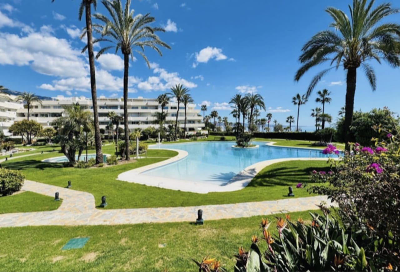 3 soverom Leilighet til salgs i Puerto Banus med svømmebasseng garasje - € 2 600 000 (Ref: 8898092)