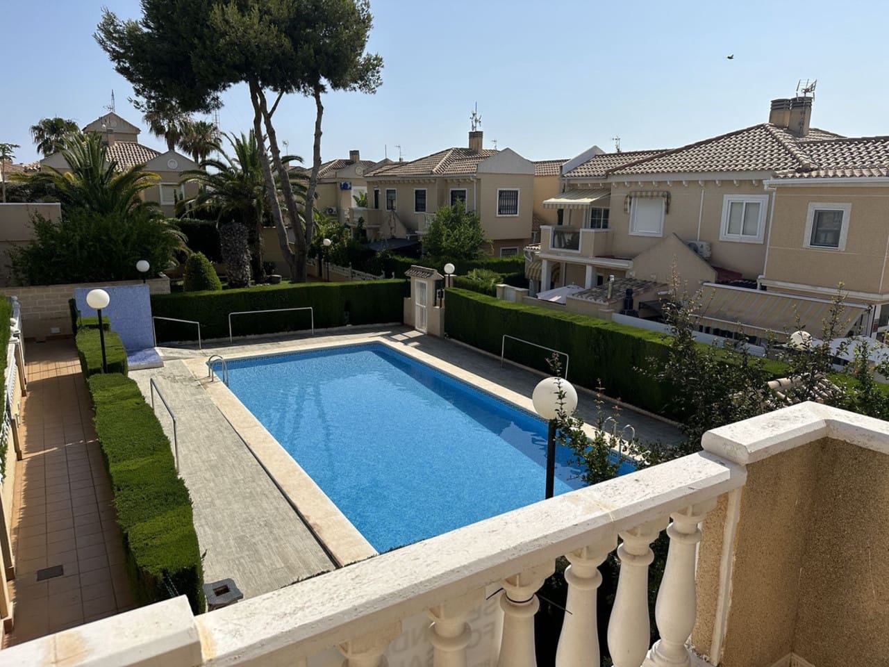 3 sypialnia Willa na sprzedaż w Torrevieja z basenem - 215 000 € (Ref: 8906261)