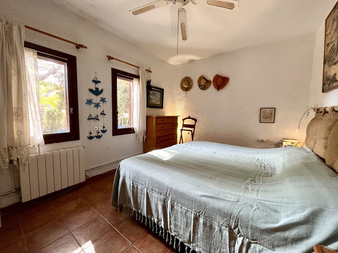 6 bedroom Villa for sale in Cabo Roig with pool - € 899,950 (Ref: 8906559)