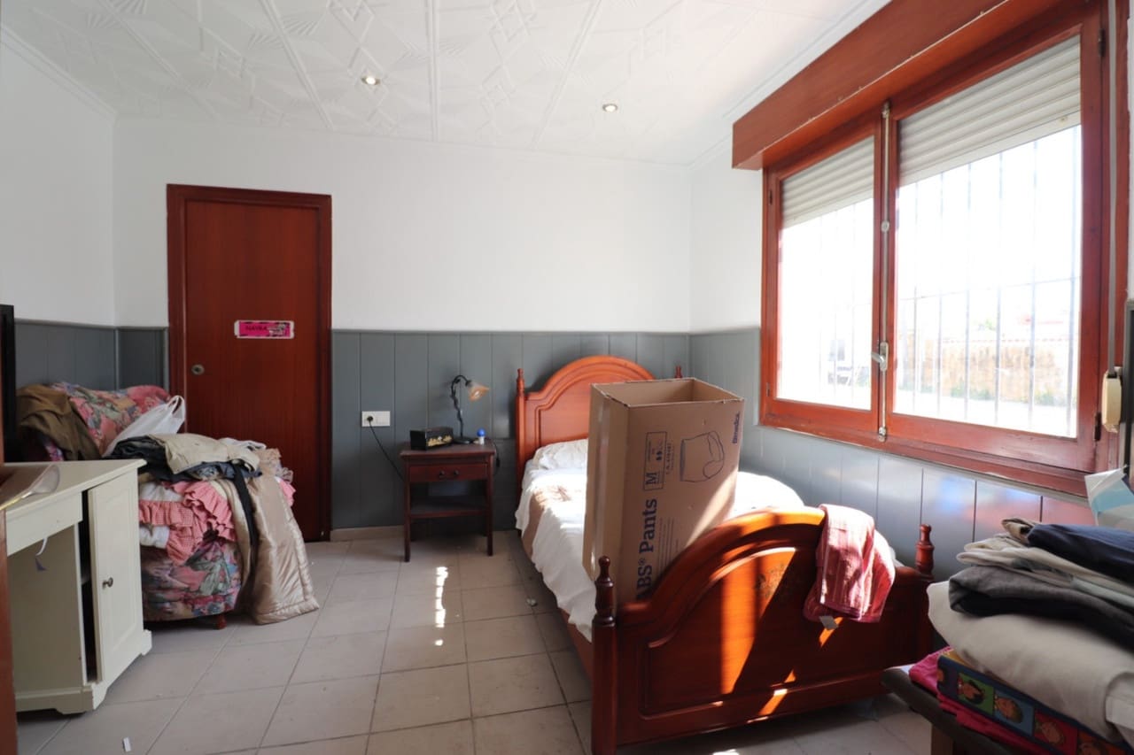 Chalet de 5 habitaciones en Heredades en venta - 169.000 € (Ref: 8921527)