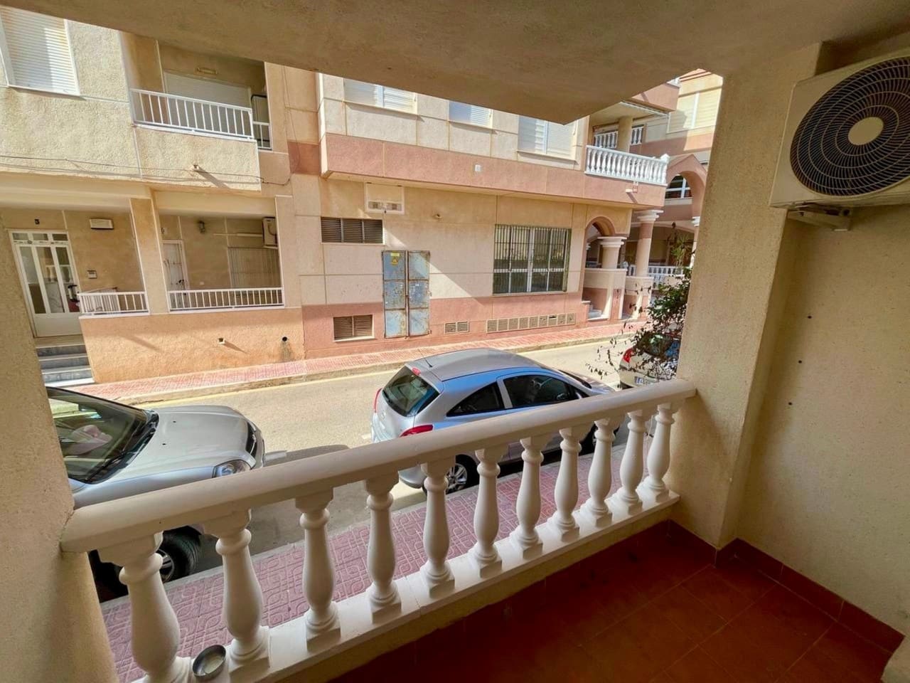 Apartamento de 2 habitaciones en Torrevieja en venta - 154.990 € (Ref: 8928965)