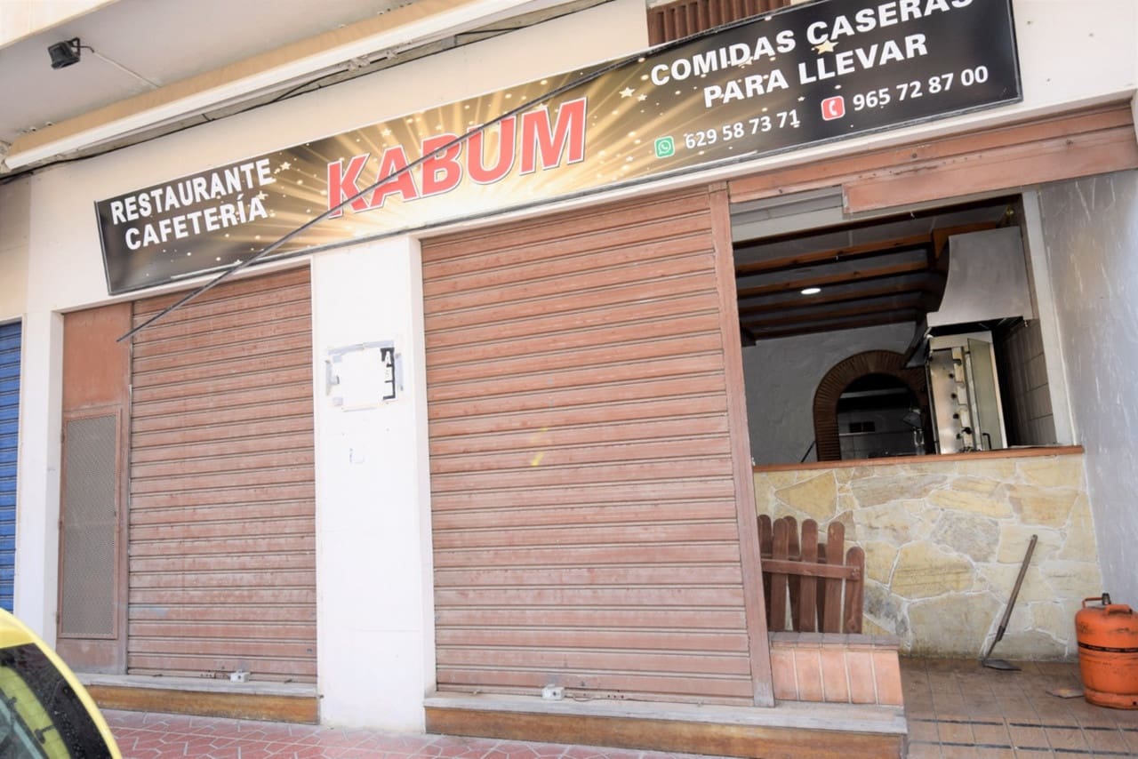 Comercial para venda em Guardamar del Segura - 155 500 € (Ref: 8928977)