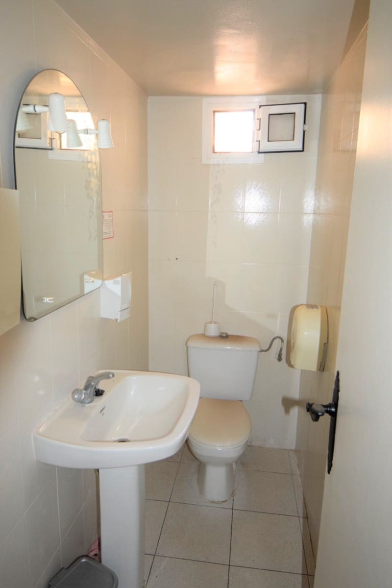 Comercial para venda em Guardamar del Segura - 155 500 € (Ref: 8928977)