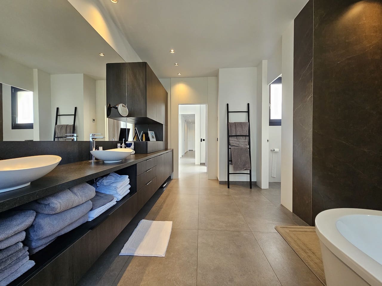 5 soveværelse Villa til salg i Cabo Roig med swimmingpool garage - € 4.750.000 (Ref: 8930526)