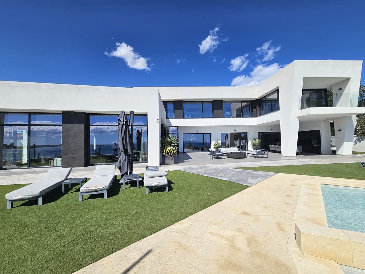 5 soveværelse Villa til salg i Cabo Roig med swimmingpool garage - € 4.750.000 (Ref: 8930526)