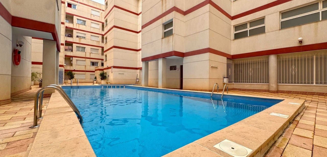2 sypialnia Apartament na sprzedaż w Torrevieja z basenem - 187 000 € (Ref: 8935147)