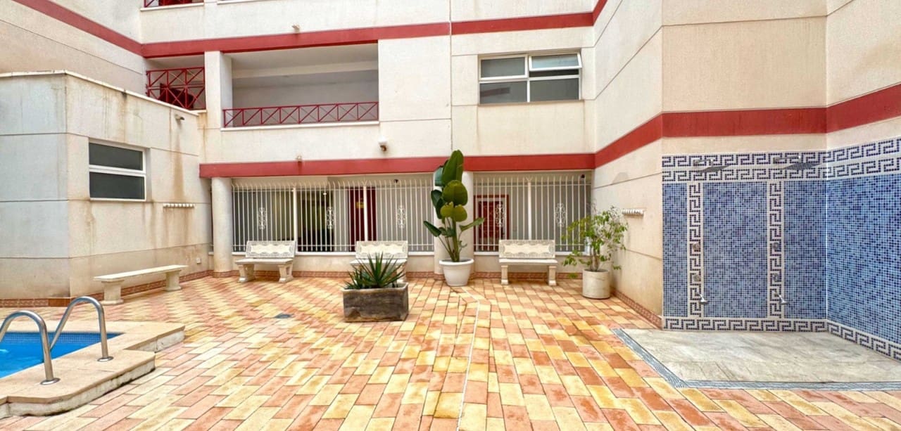 2 sypialnia Apartament na sprzedaż w Torrevieja z basenem - 187 000 € (Ref: 8935147)