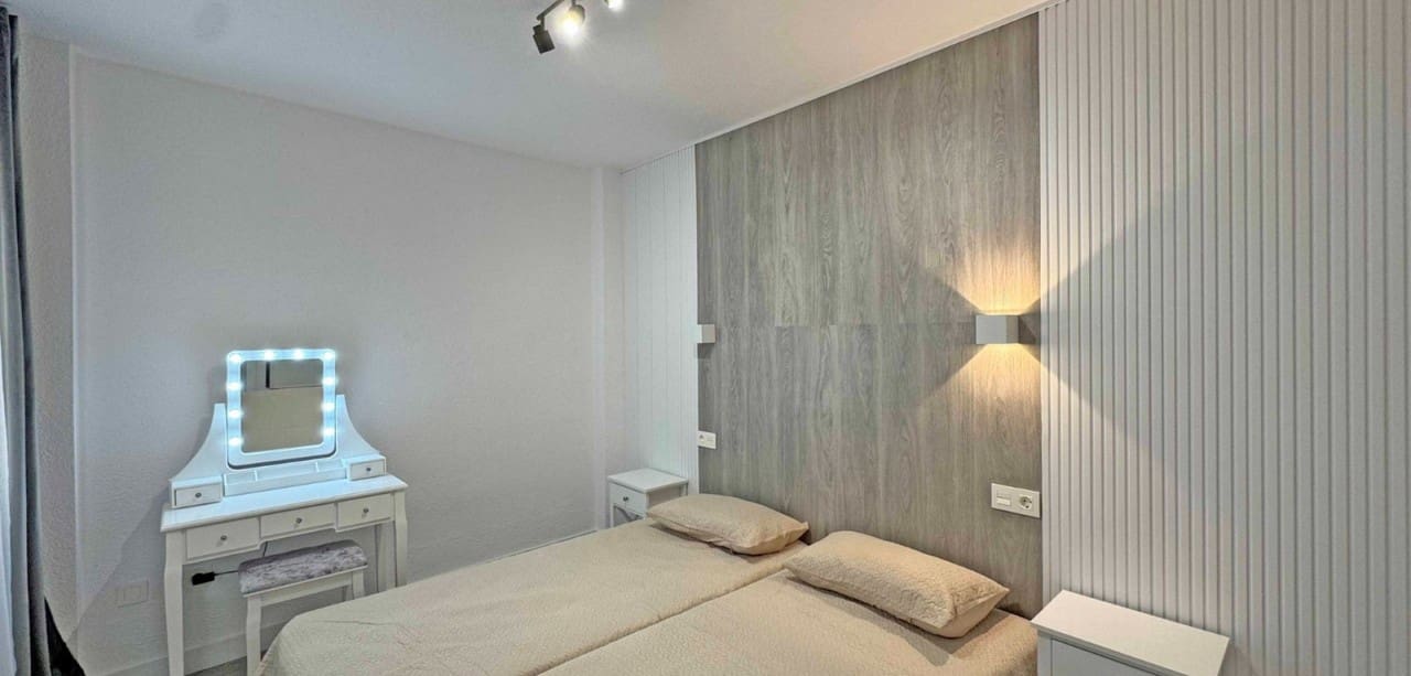 2 sovrum Lägenhet till salu i Torrevieja - 165 000 € (Ref: 8935148)