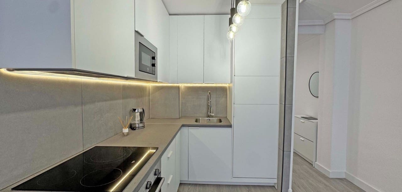 2 sovrum Lägenhet till salu i Torrevieja - 165 000 € (Ref: 8935148)