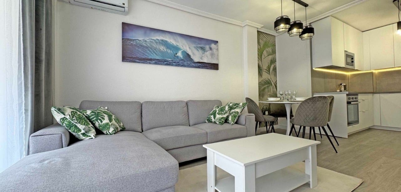 2 sovrum Lägenhet till salu i Torrevieja - 165 000 € (Ref: 8935148)