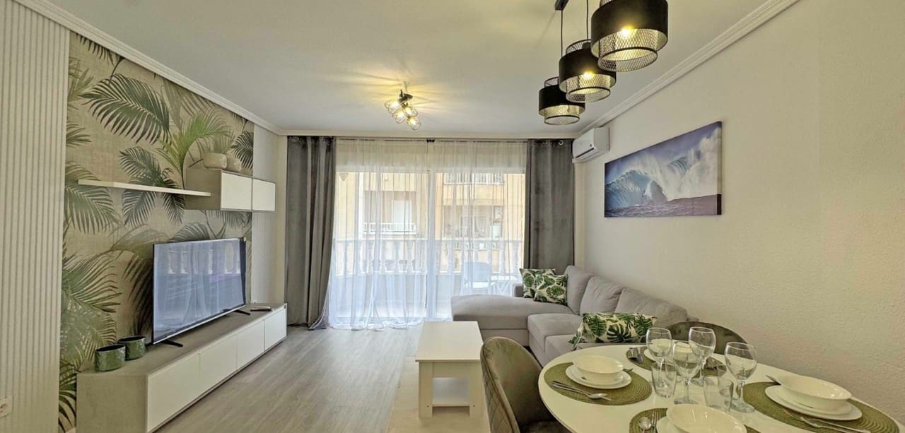 2 sovrum Lägenhet till salu i Torrevieja - 165 000 € (Ref: 8935148)