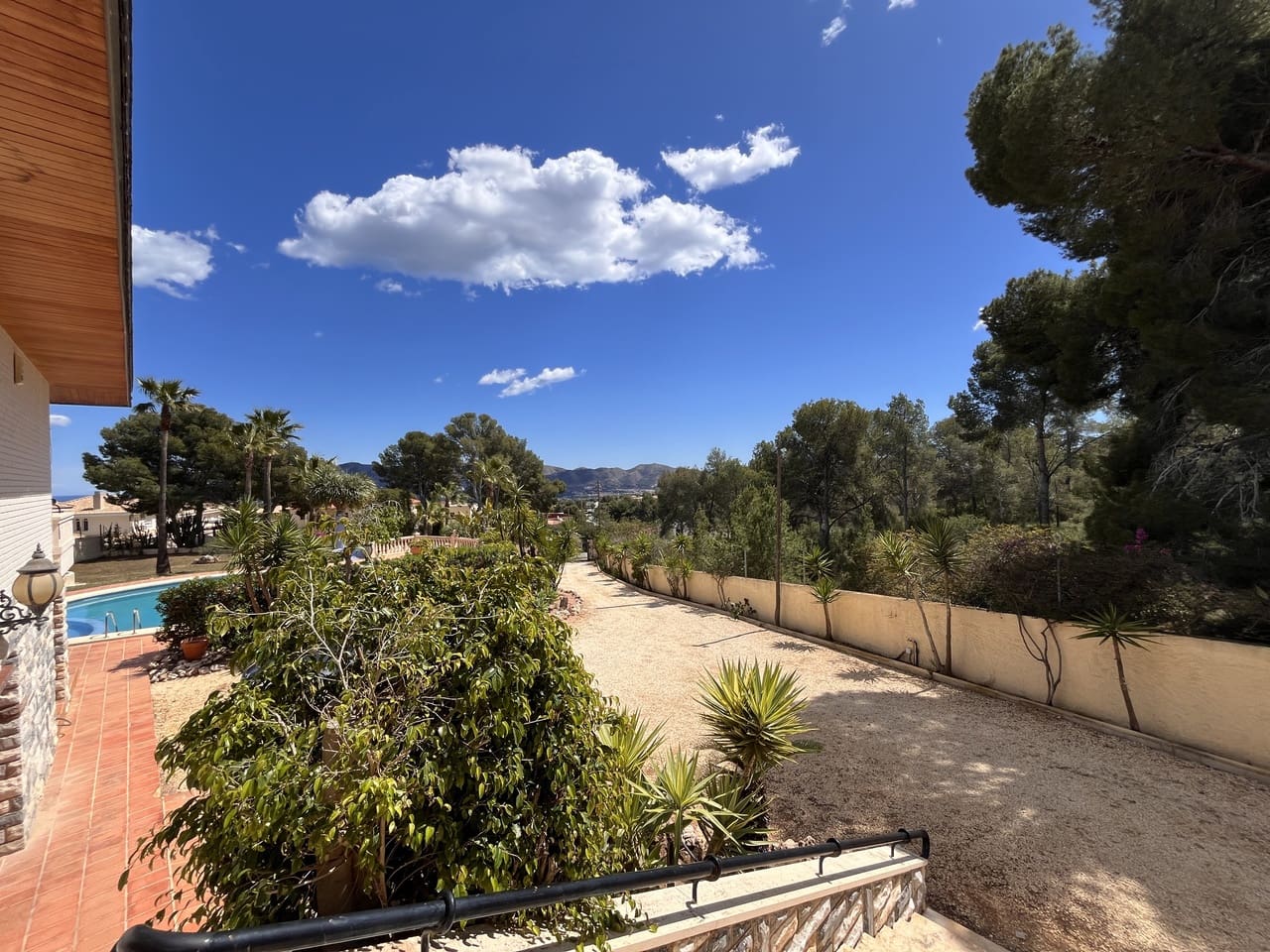 4 bedroom Villa for sale in La Nucia with pool - € 995,000 (Ref: 8937647)