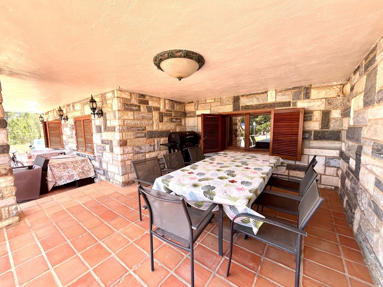 4 bedroom Villa for sale in La Nucia with pool - € 995,000 (Ref: 8937647)