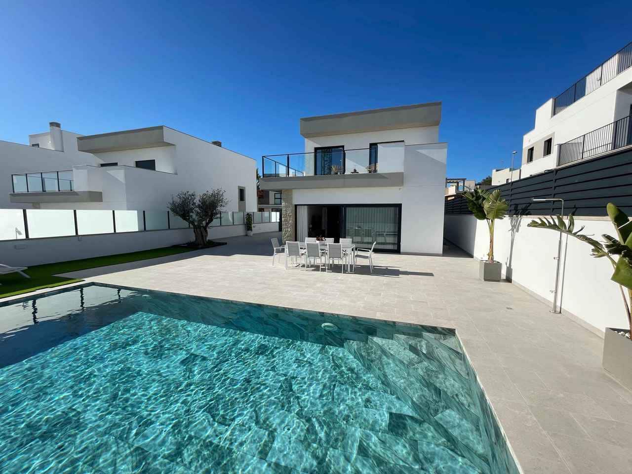 4 bedroom Villa for sale in San Miguel de Salinas with pool - € 699,000 (Ref: 8941611)