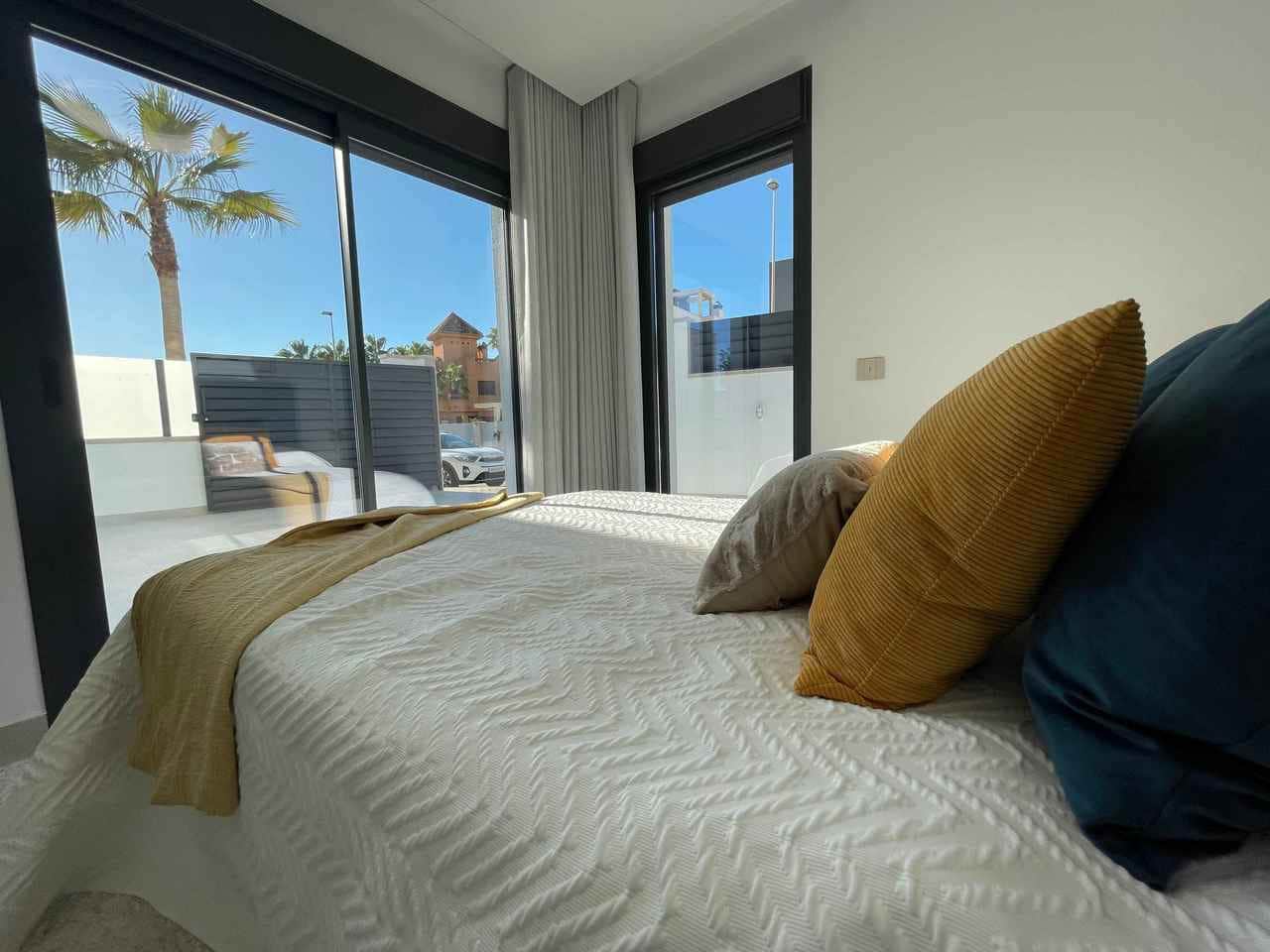 4 bedroom Villa for sale in San Miguel de Salinas with pool - € 699,000 (Ref: 8941611)