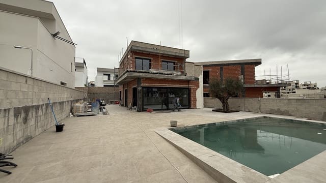4 bedroom Villa for sale in San Miguel de Salinas with pool - € 699,000 (Ref: 8941611)