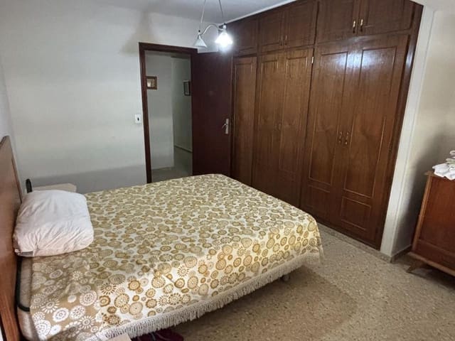 4 makuuhuone Huoneisto myytävänä paikassa Centro Urbano, Dénia - 175 000 € (Ref: 8946704)